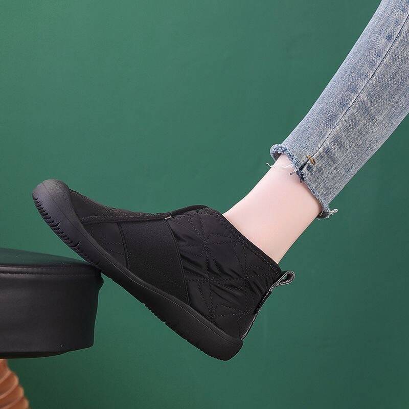 Plush-Lined Flat Snow Boots - view 4